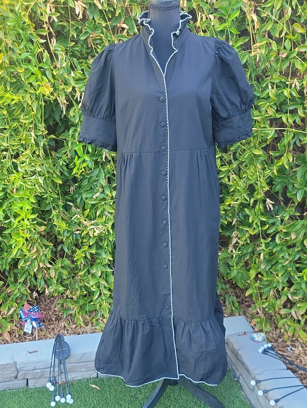 Black Button-Front Puff Sleeve Midi Dress With Pockets